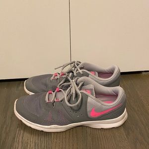 NIKE Motion Train 3 Shoes